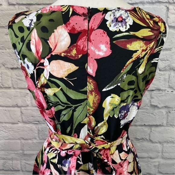 OWIN Floral Botanical Spring Garden Print Swing Dress Size Medium - Picture 6 of 9